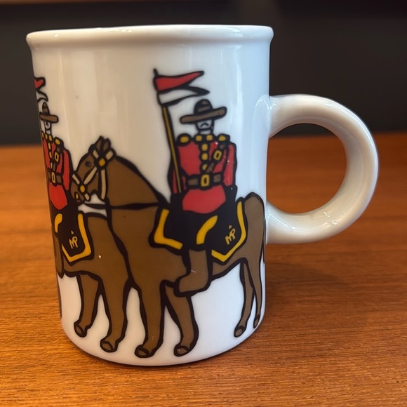 Vintage Marc Tetro mug; Royal Canadian mounted police Northern theme artwork - Picture 7 of 8